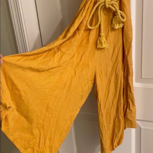 O’Neill Mustard Yellow Romper/Jumpsuit - Picture 2 of 4